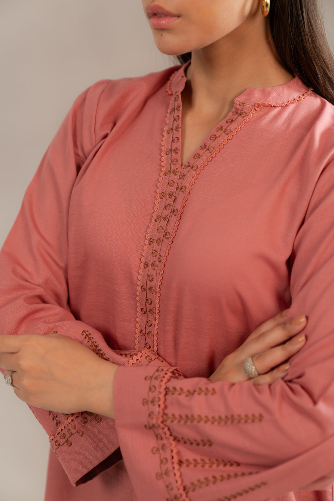 Shop 2-Piece Embroidered Khaddar Suit in Pink – Elegant & Comfortable for Winter
