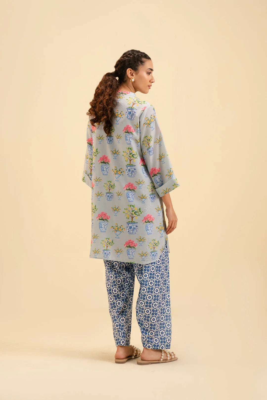 Shop new arrival 2-piece printed suit – comfortable and fashionable outfit.