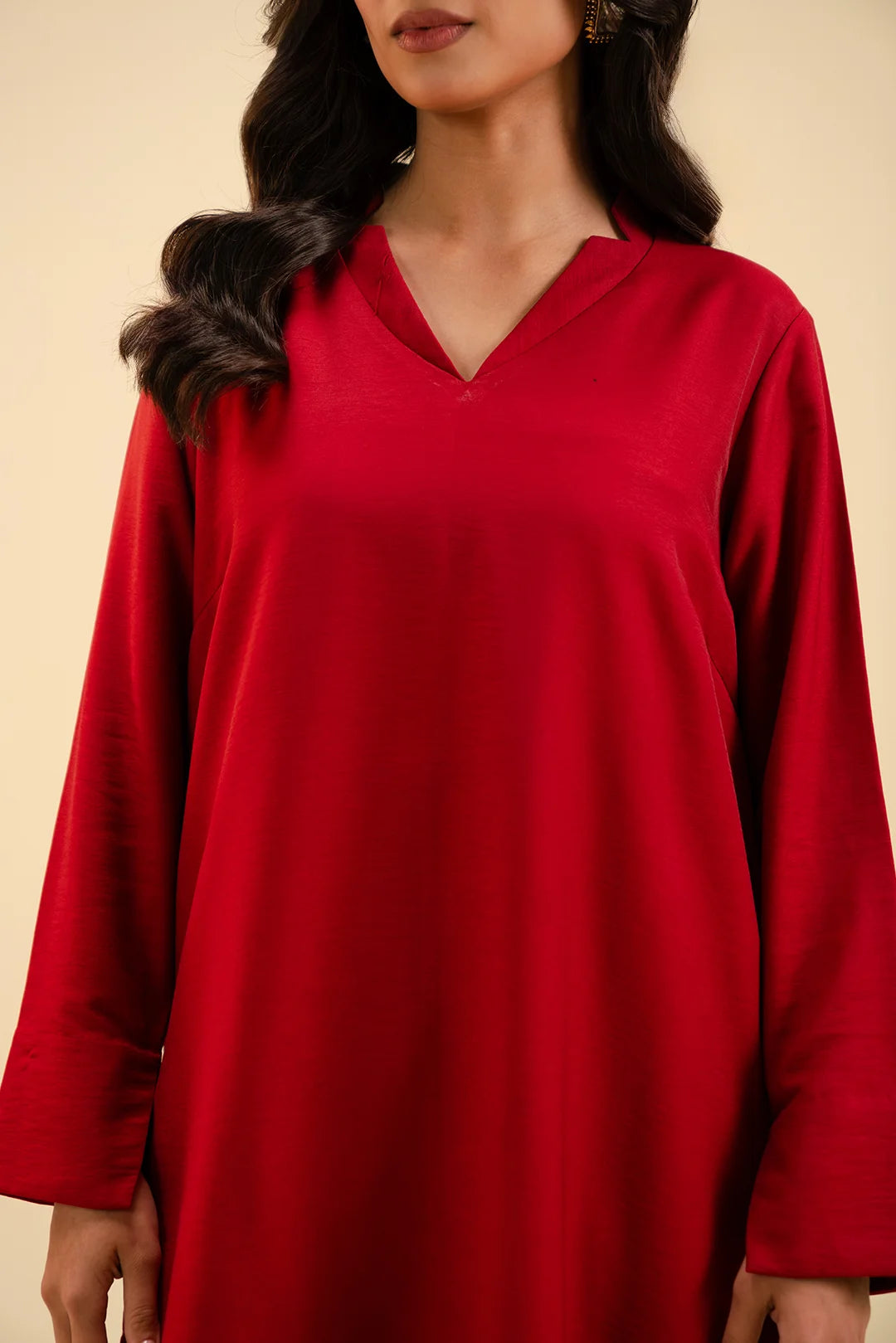 Shop solid red raw silk suit – best Pakistani dress for chic fashion.