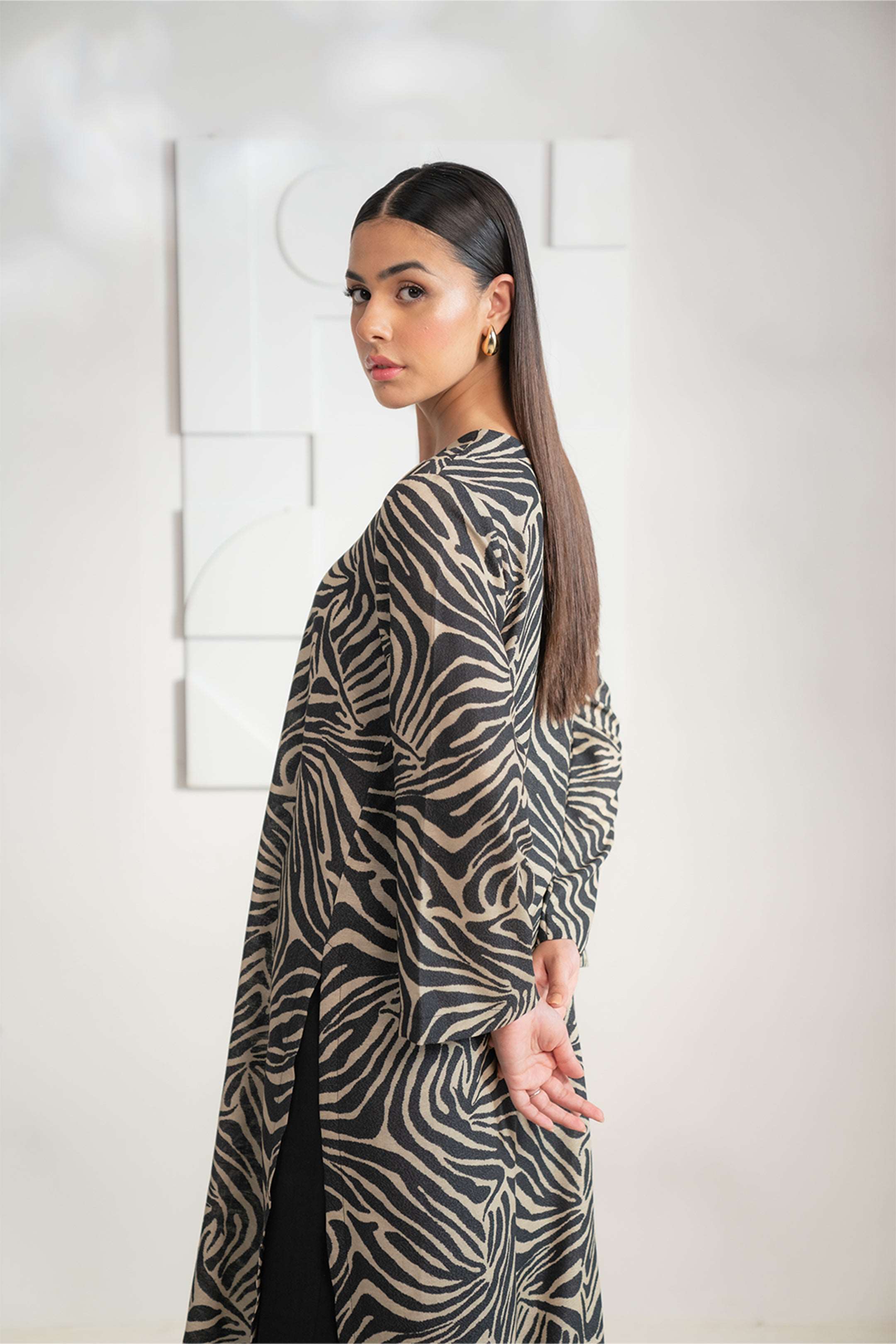 Shop stylish 1-piece zebra print Karandi shirt for ladies in deep black online today