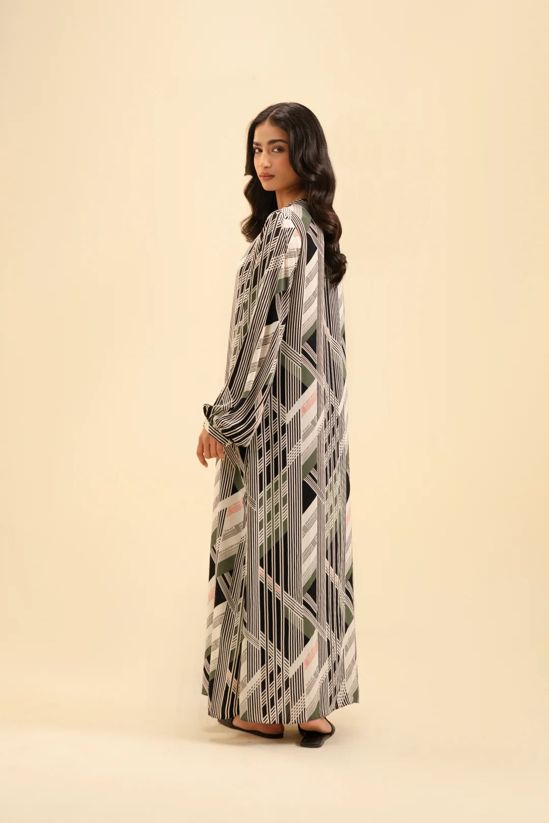 Soft Crepe Maxi Kaftan – Breathable & Flowy Dress for All Occasions