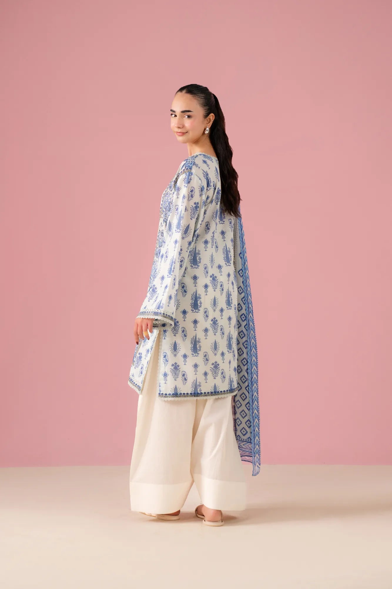 Trendy 3 piece lawn suit for women – available in DHA Islamabad clothing stores