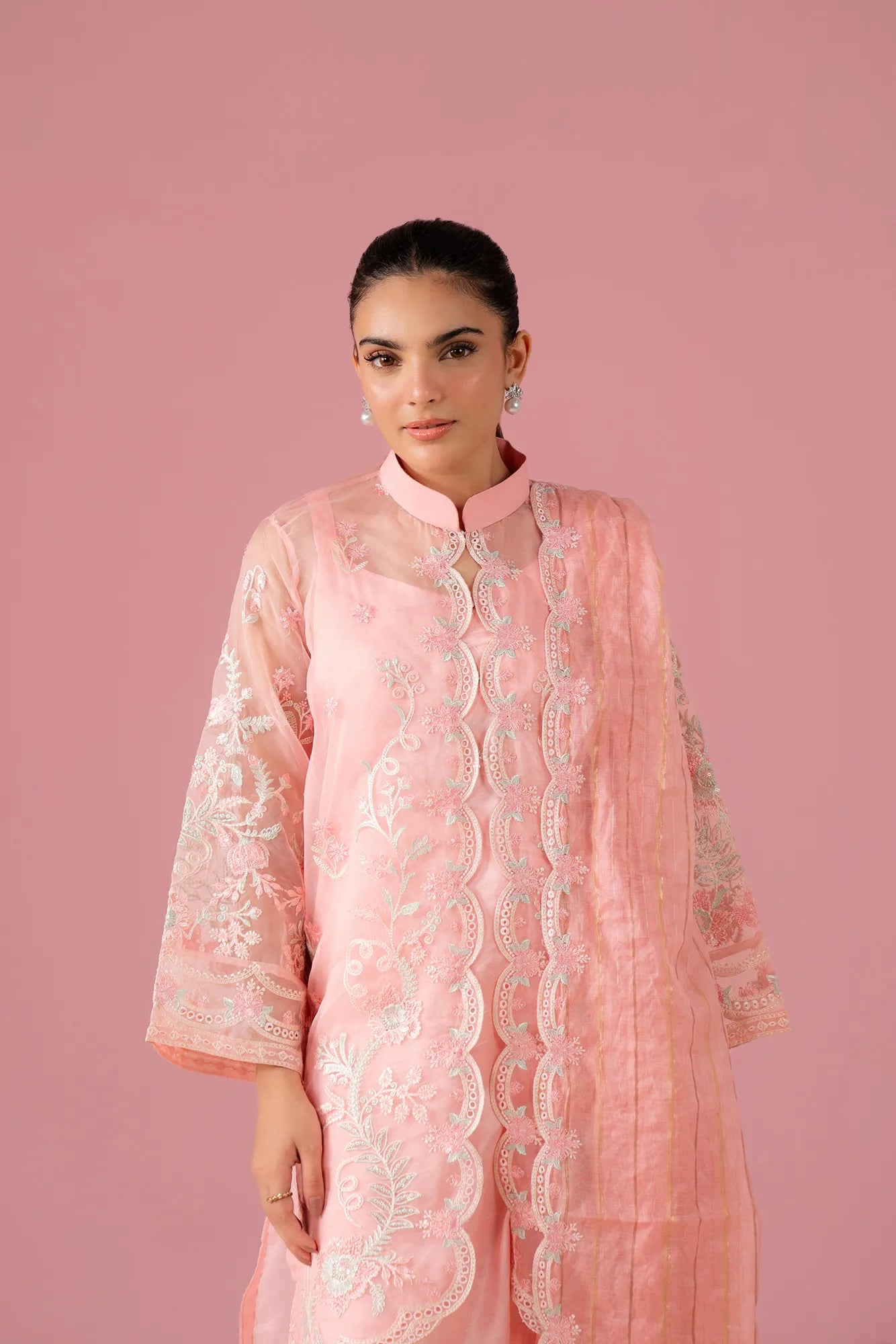 Trendy embroidered organza suit with raw silk trouser