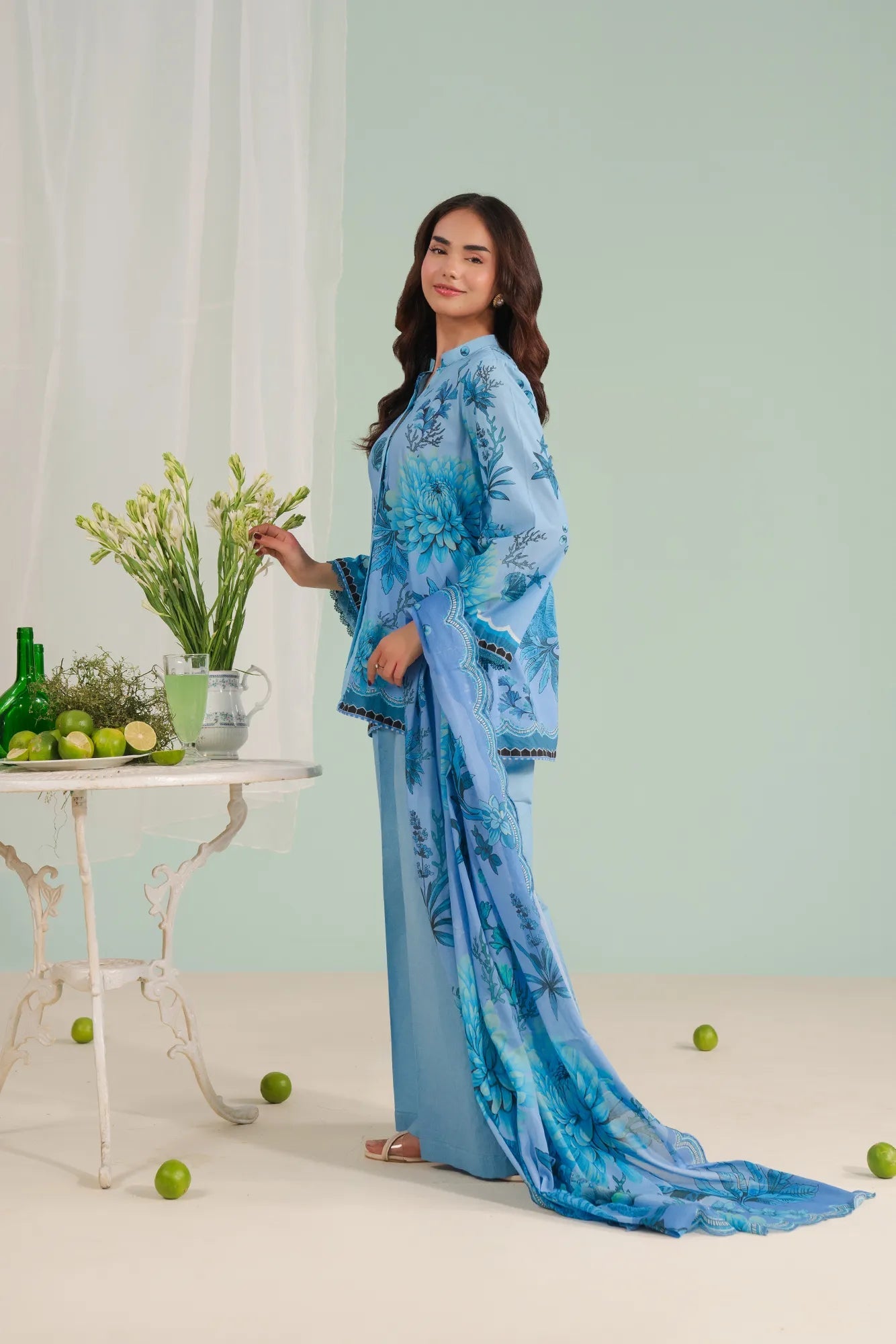 Trendy printed lawn suit for women in Clifton Karachi – digital print lawn shirt paired with soft voile dupatta for chic style