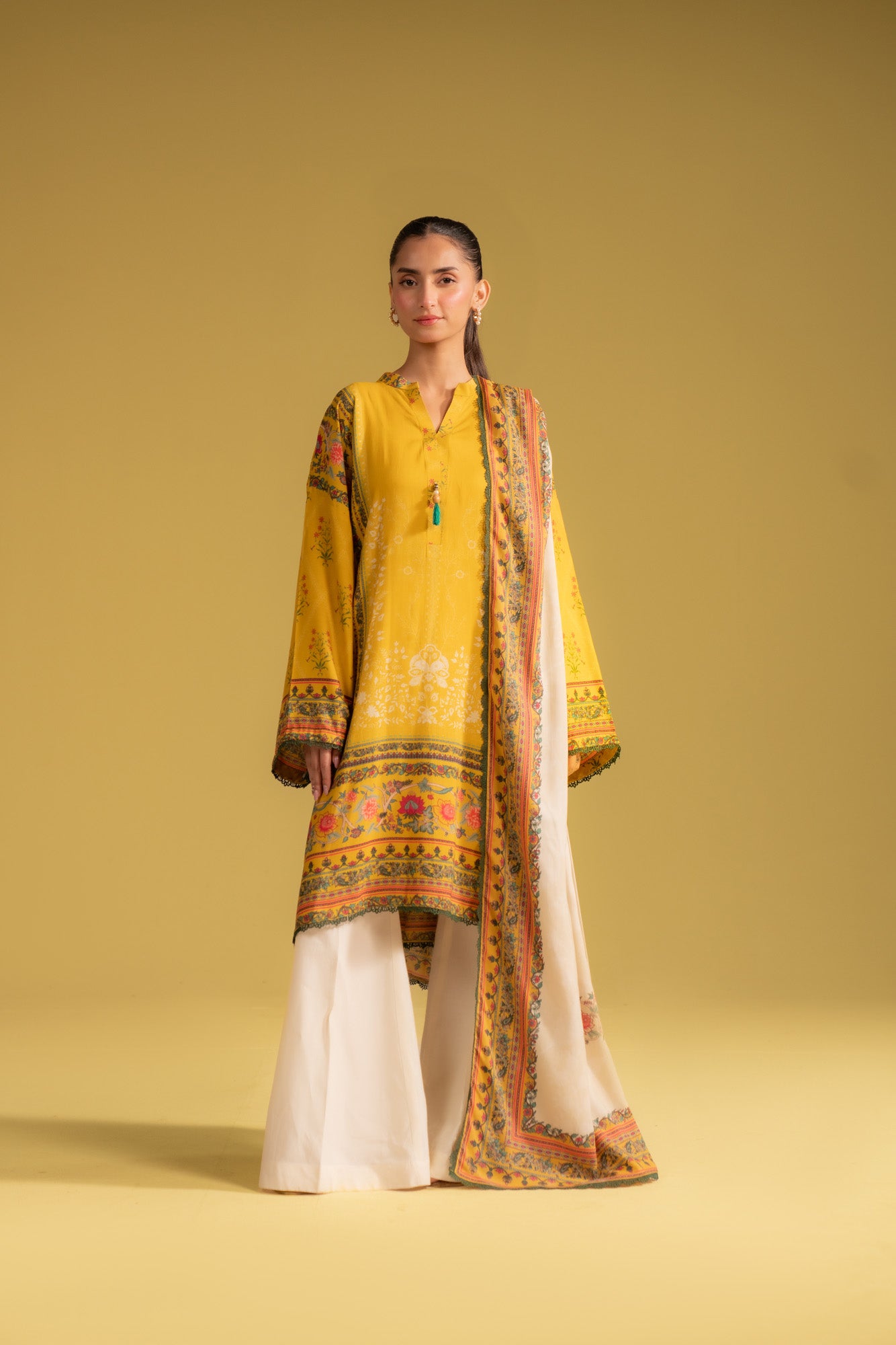 Unstitched 3-piece linen suit for women, digital print shirt and dupatta in a blue floral pattern, trendy Pakistani dress