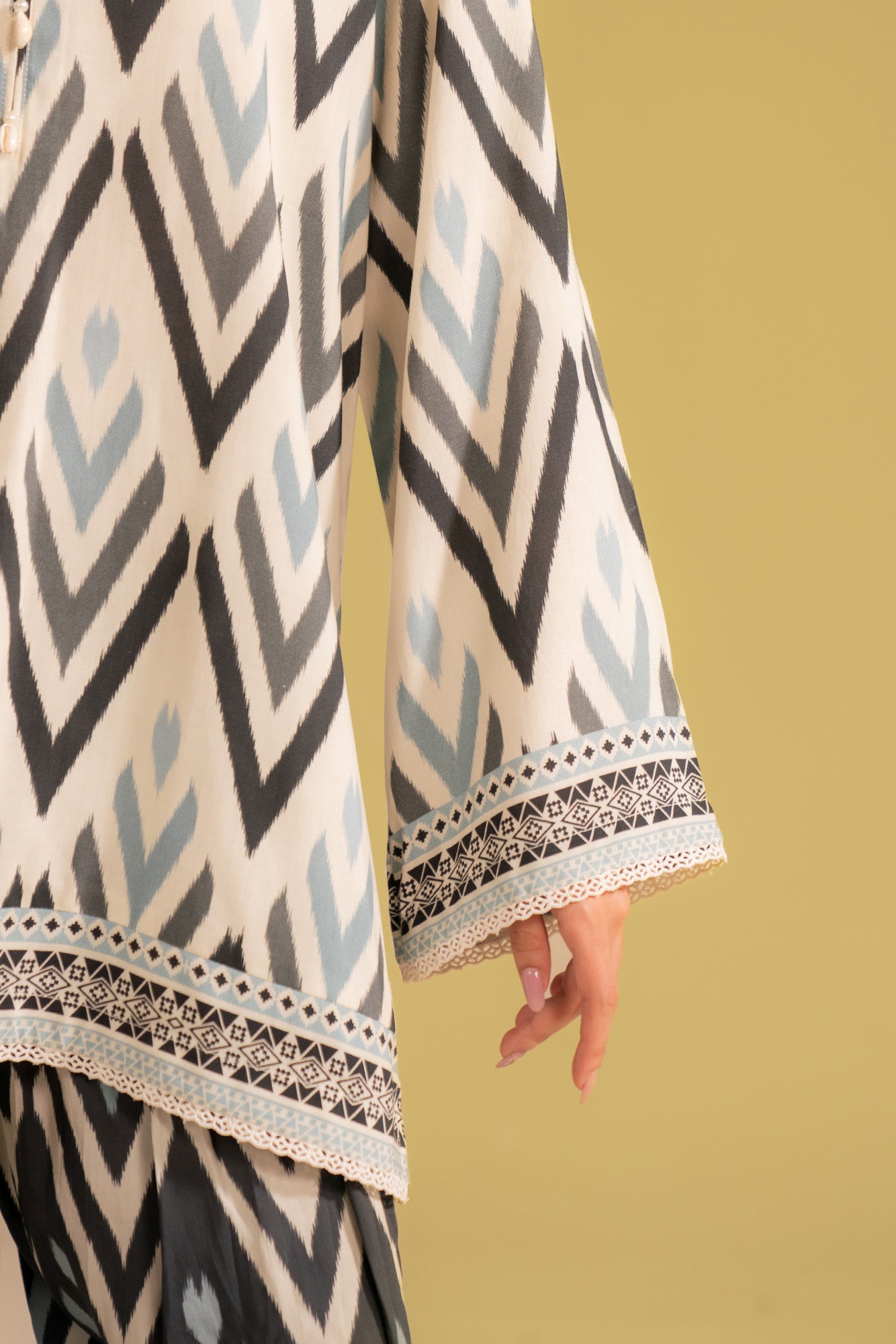 Unstitched digital printed linen shirt and trouser set, ideal for hot weather, designer-style suit for women with blue accents
