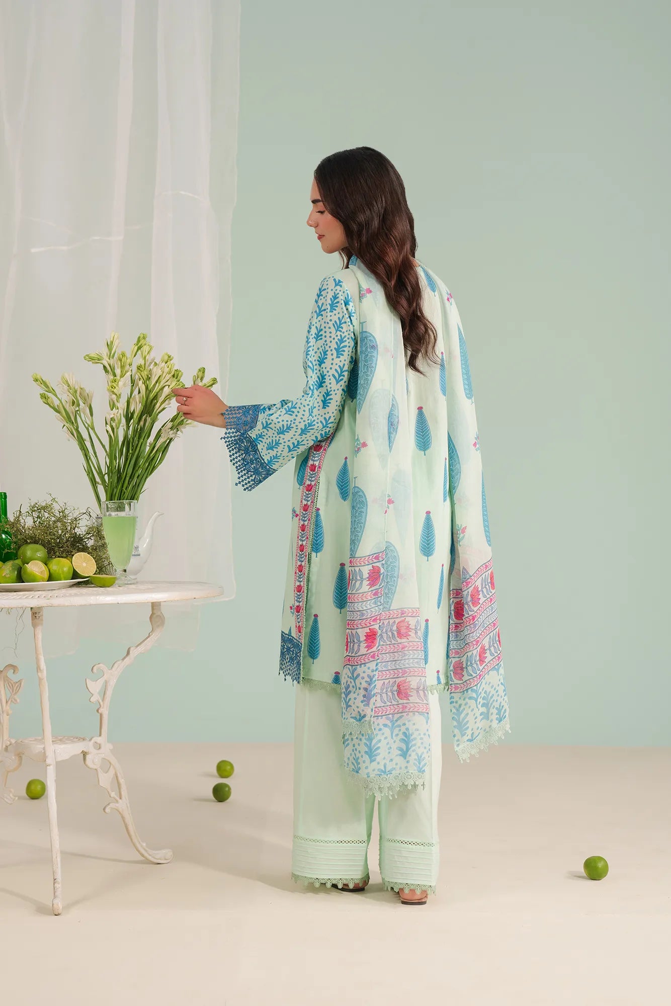 Unstitched embroidered lawn dress with chiffon dupatta, stylish 3 piece suit for women shopping in Hayatabad Peshawar