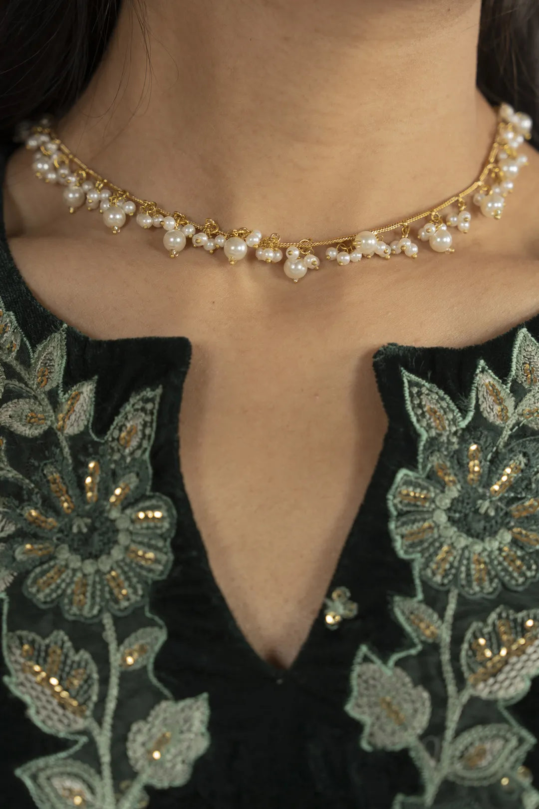 Necklace Beyond East Official