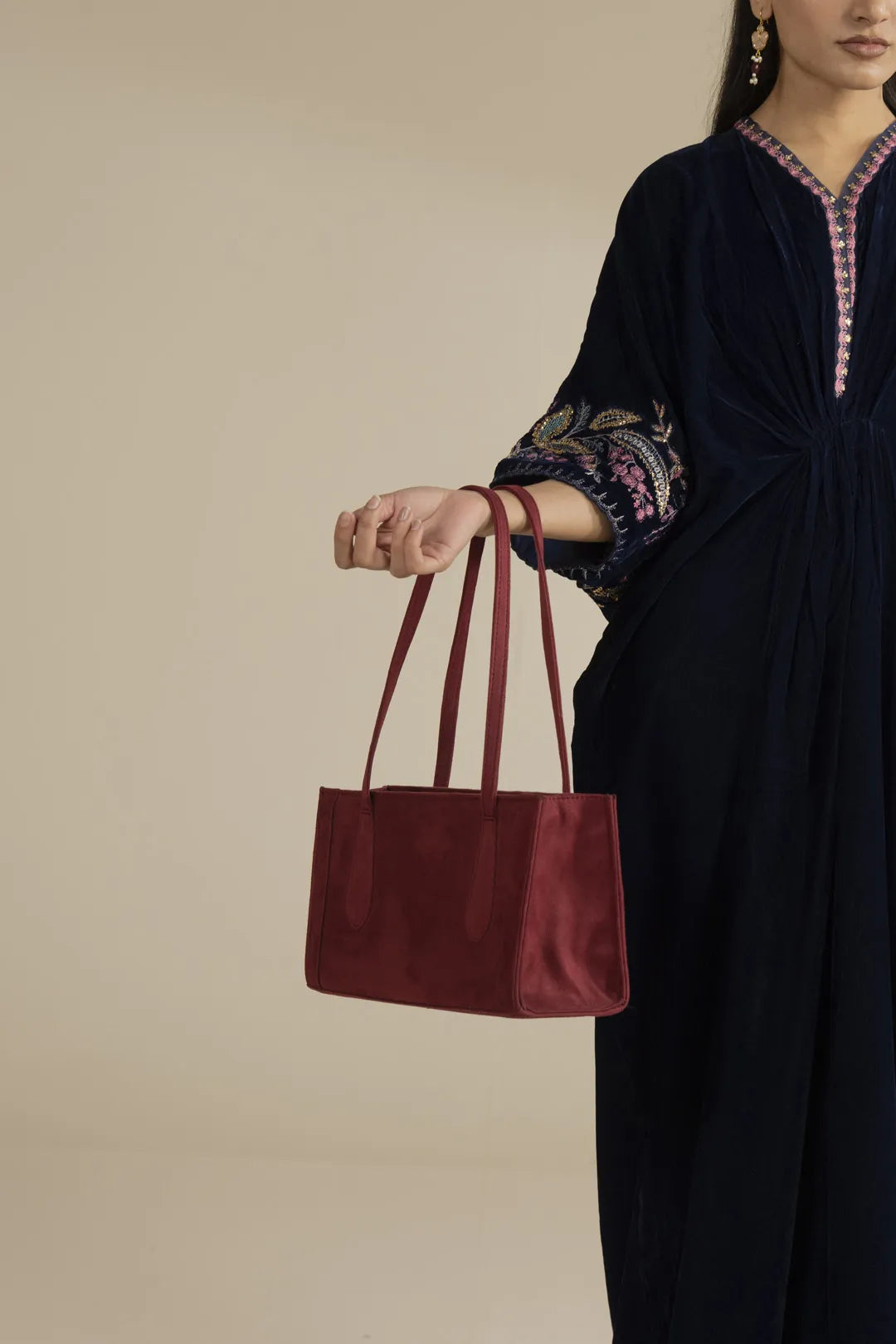 Maroon Handbag Pret Fall - 25