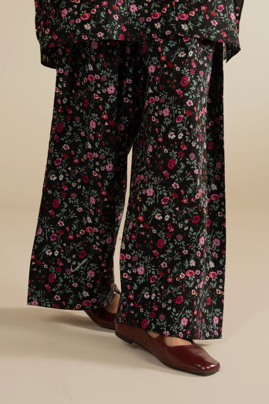 2 Piece Printed Suit Pret Fall - 25