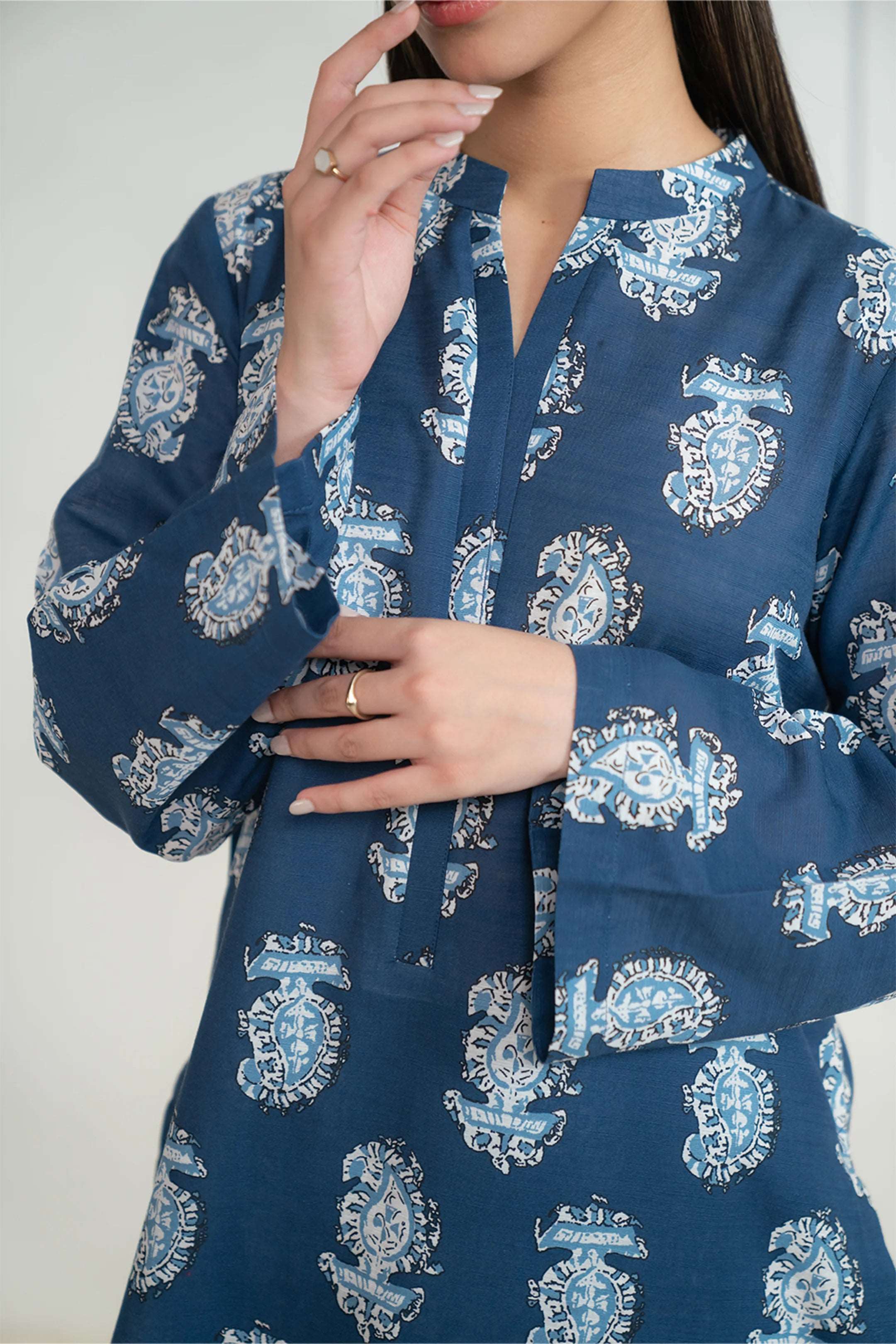 Winter wardrobe must-have: Shop 2-piece printed khaddar suit in beautiful patterns now