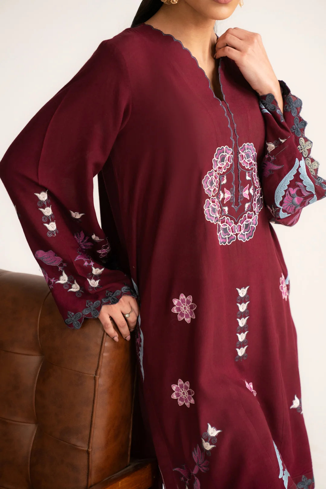 Women’s maroon linen 2 piece outfit with printed detail