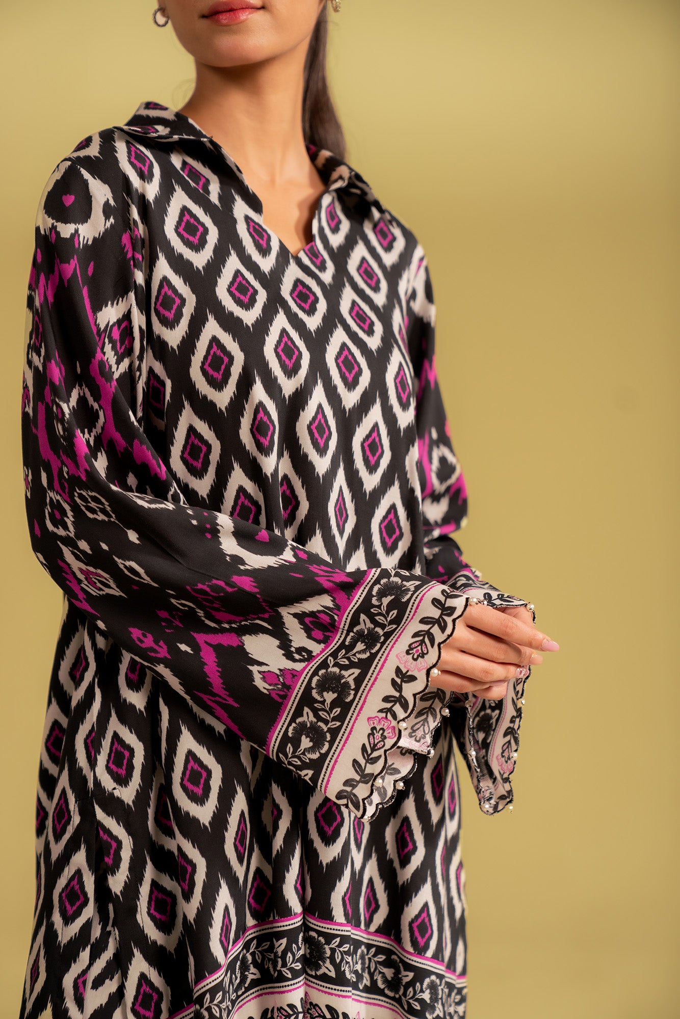 fancy black and white linen dress for parties, 2 piece suit with digital print, best for summer lawn collection in Lahore and Karachi