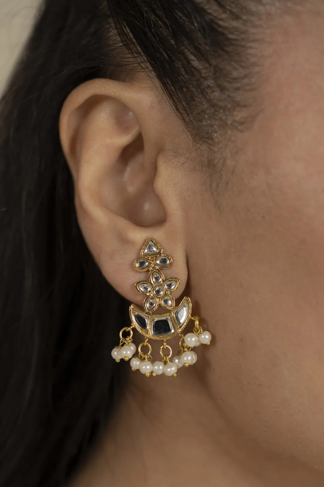 Earring Beyond East Official