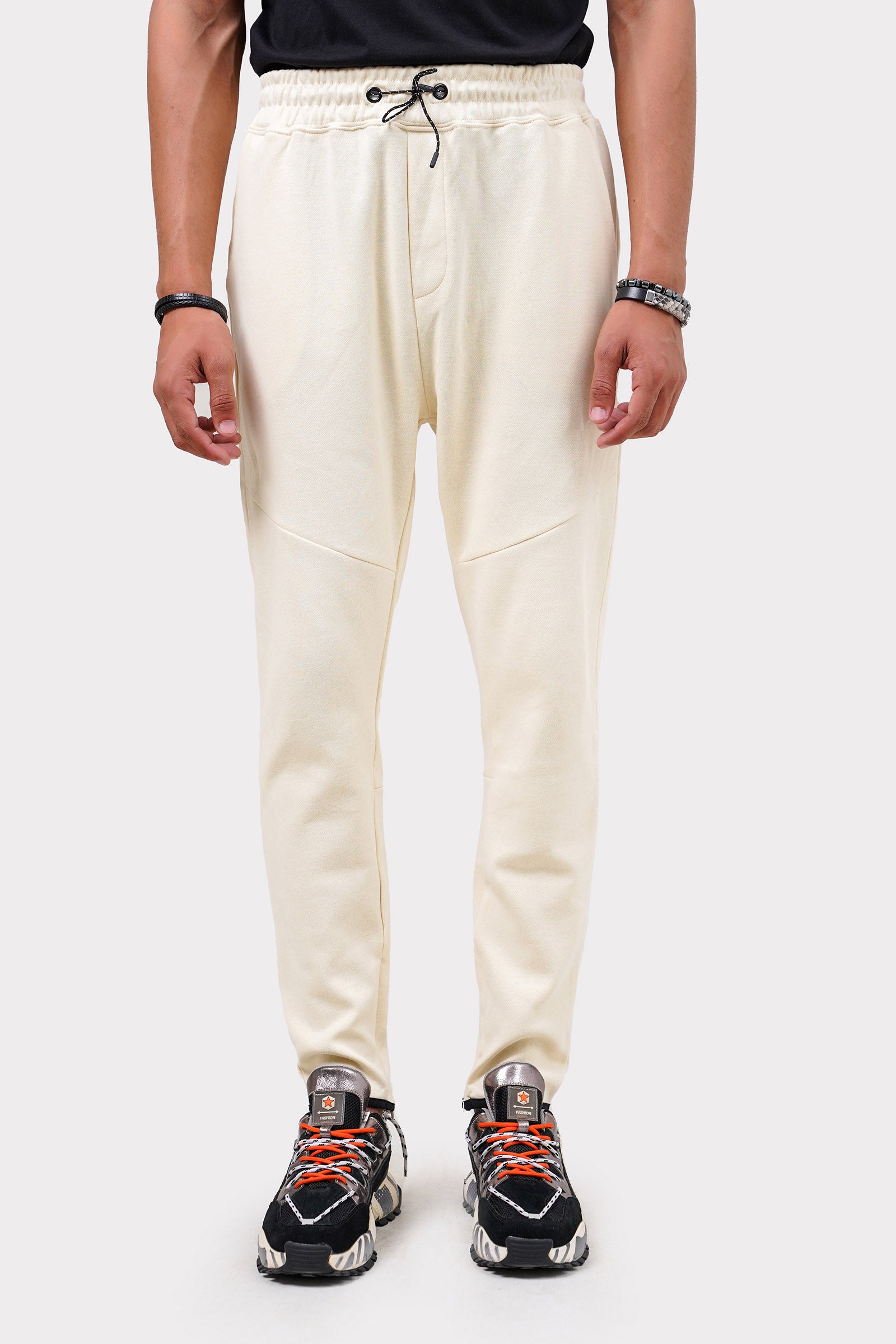 Basic Joggers Beyond East Official