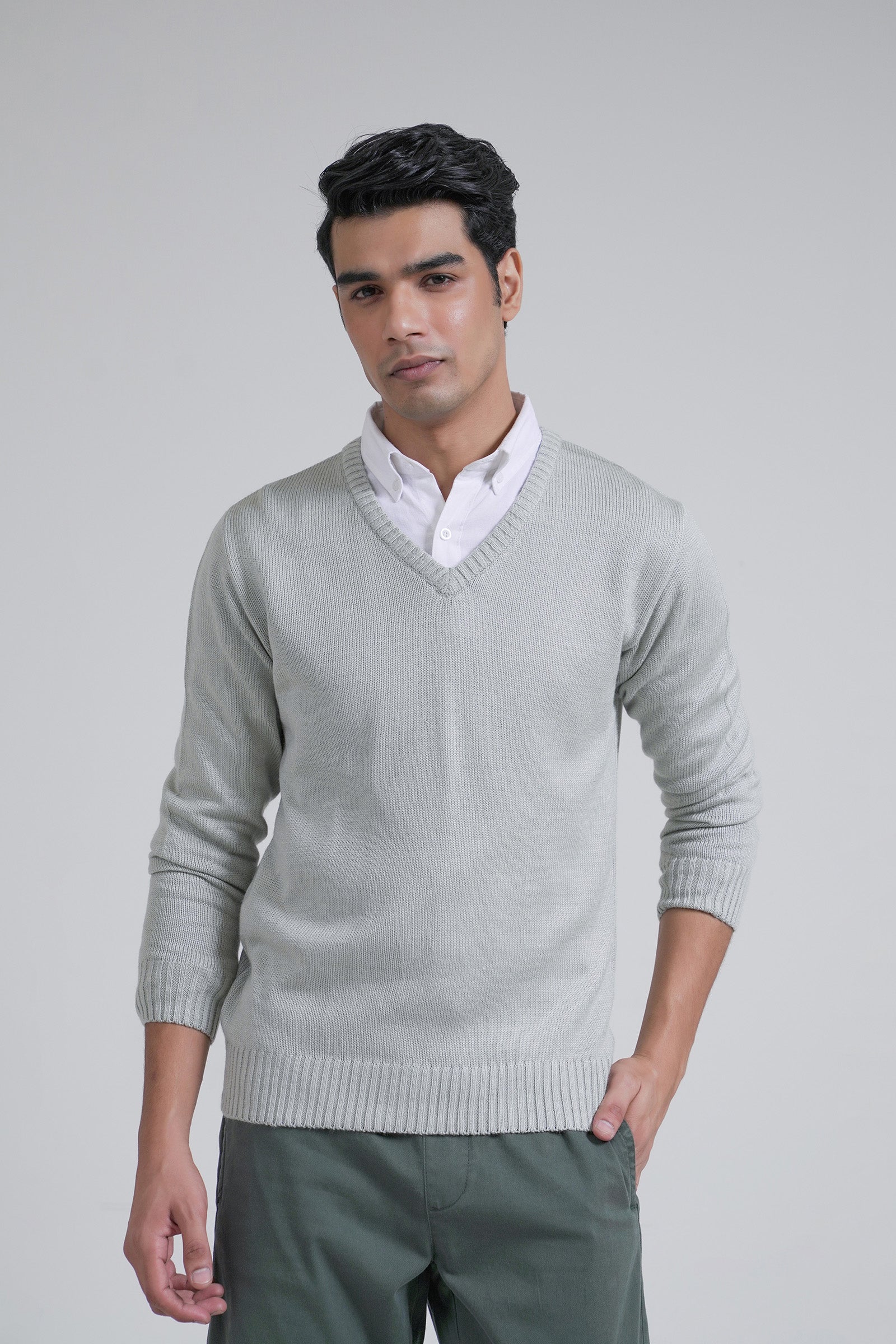 Basic Sweater Beyond East Official