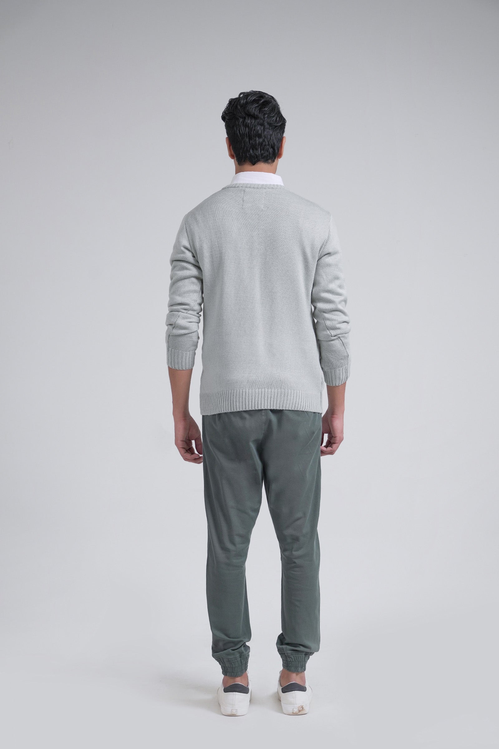 Basic Sweater Beyond East Official