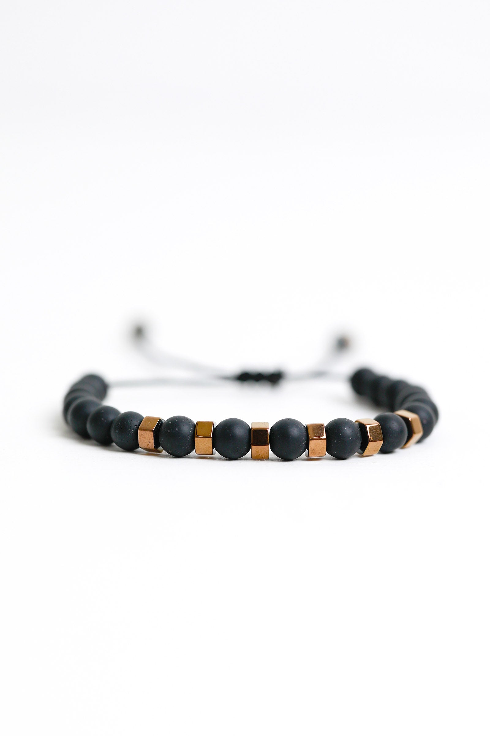 Bracelet Beyond East Official