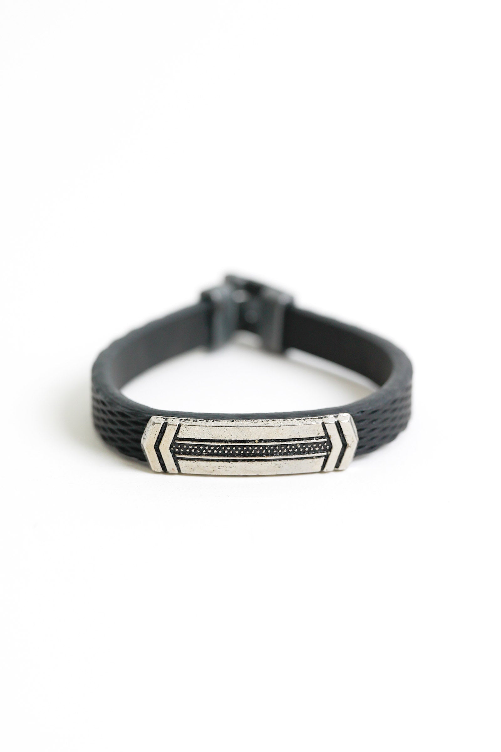 Bracelet Beyond East Official