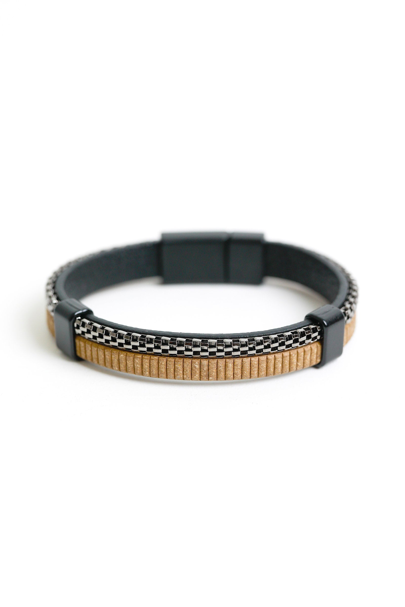Bracelet Beyond East Official