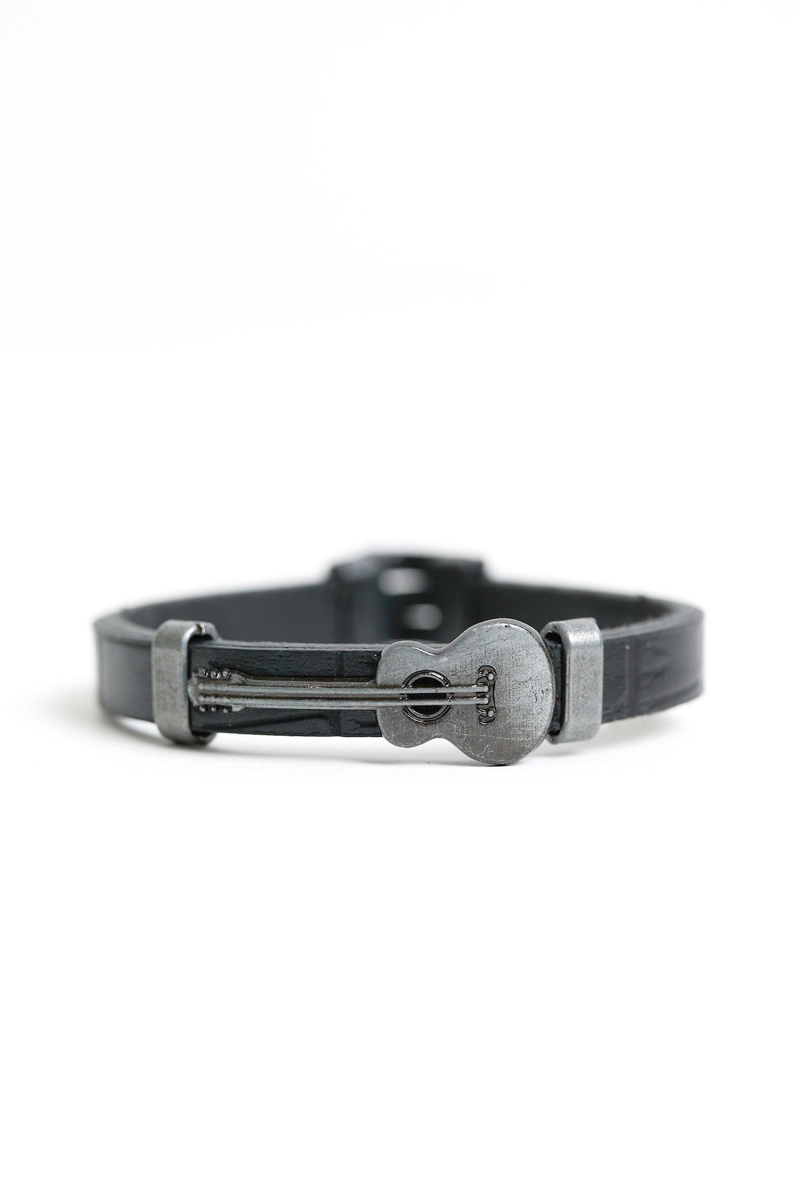 Bracelet Beyond East Official