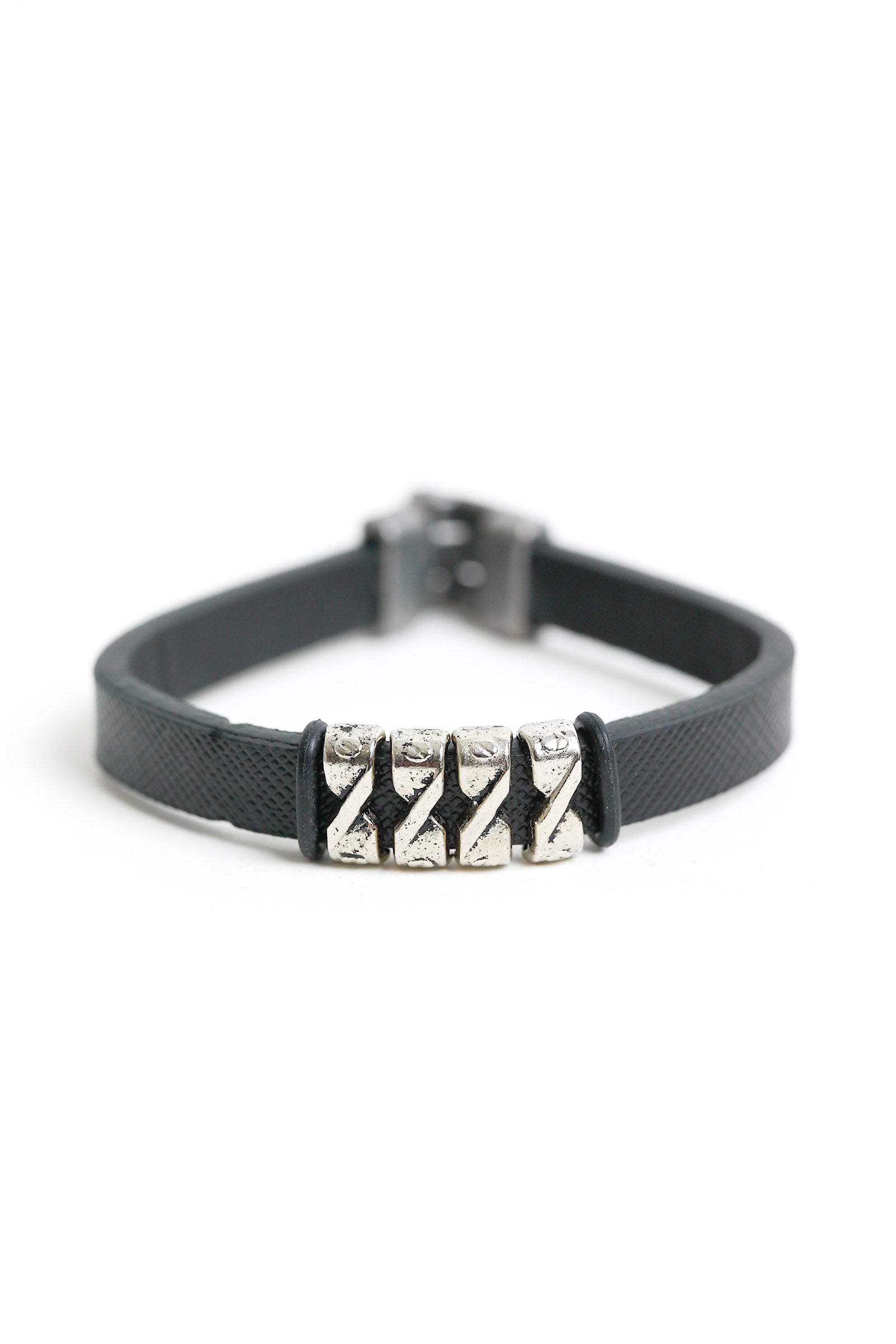 Bracelet Beyond East Official