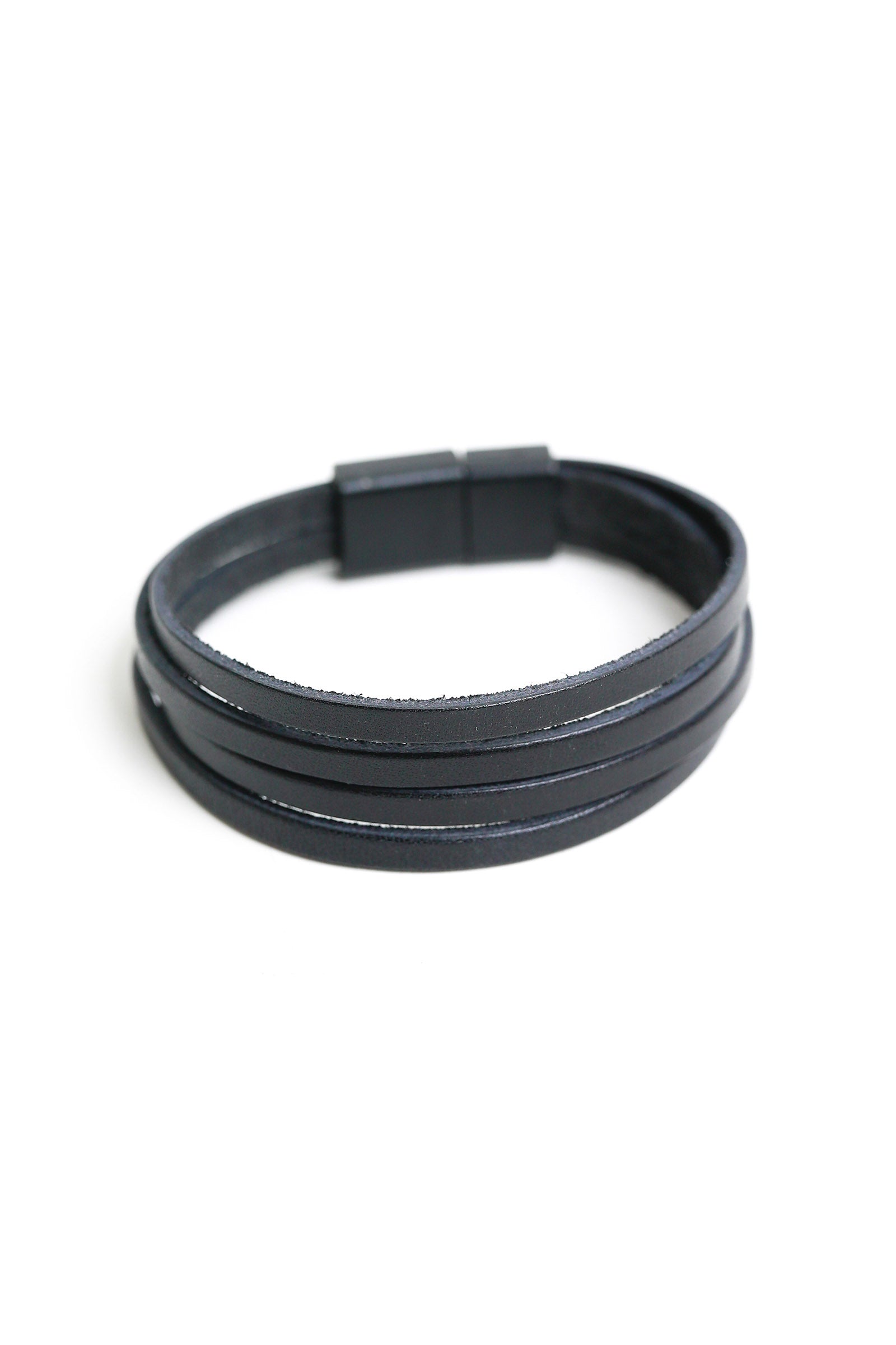Bracelet Beyond East Official