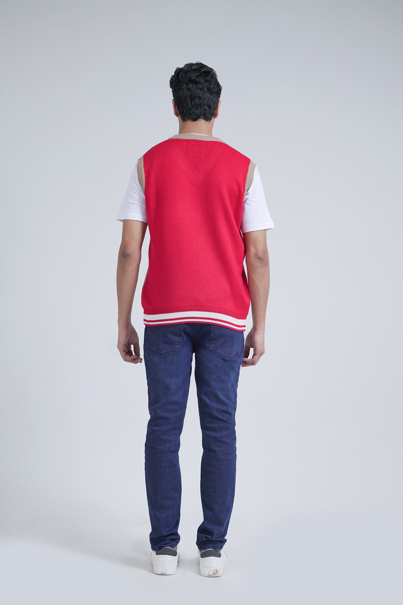 Sleeveless Sweater Beyond East Official