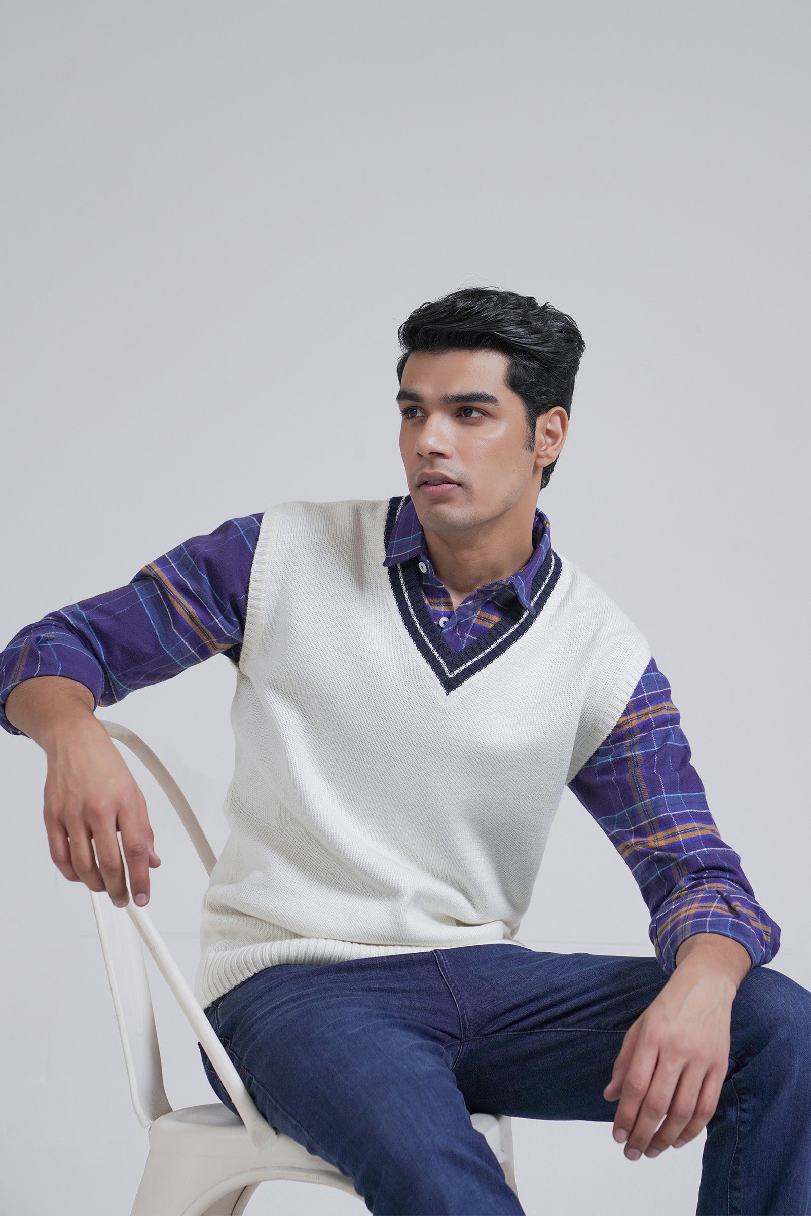 Sleeveless Sweater Beyond East Official