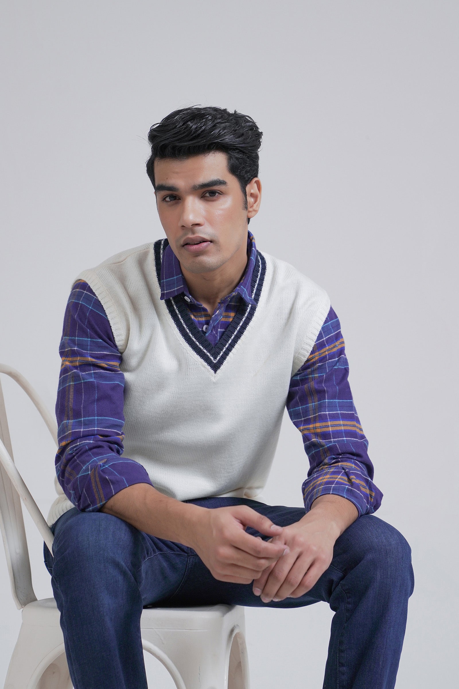 Sleeveless Sweater Beyond East Official