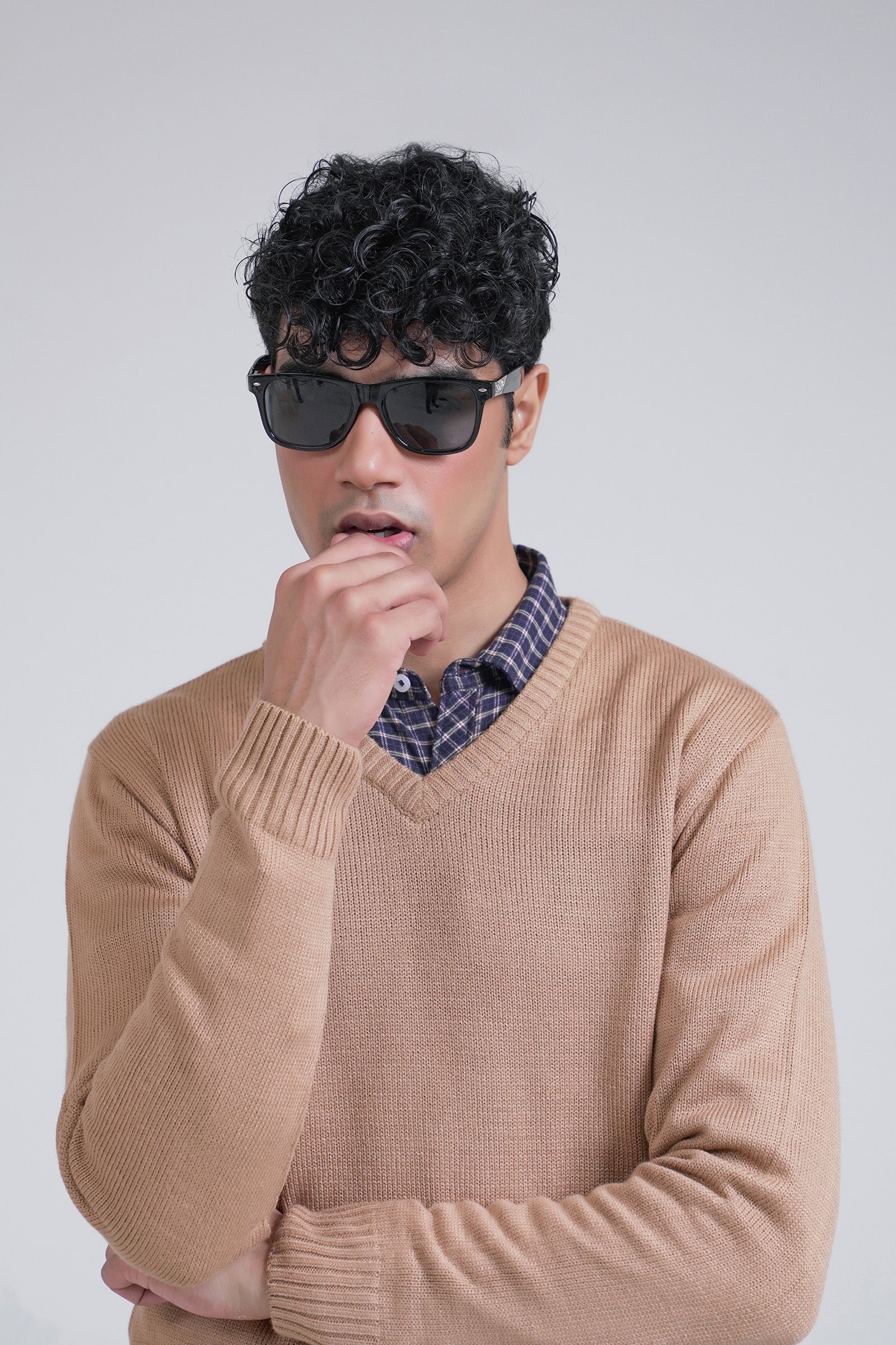 Basic Sweater Beyond East Official