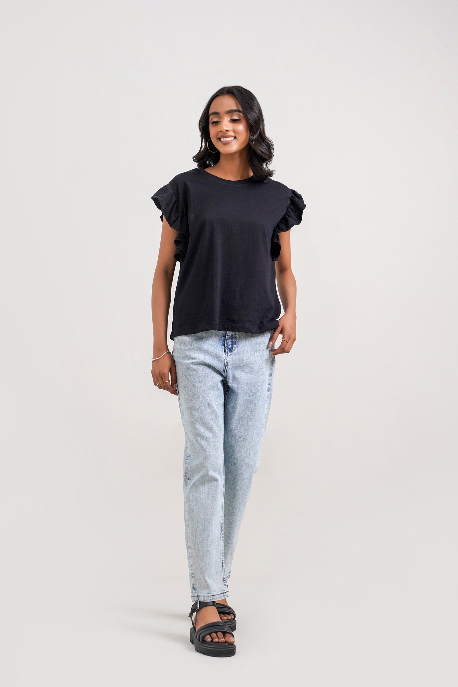 Basic T-shirt Beyond East Official