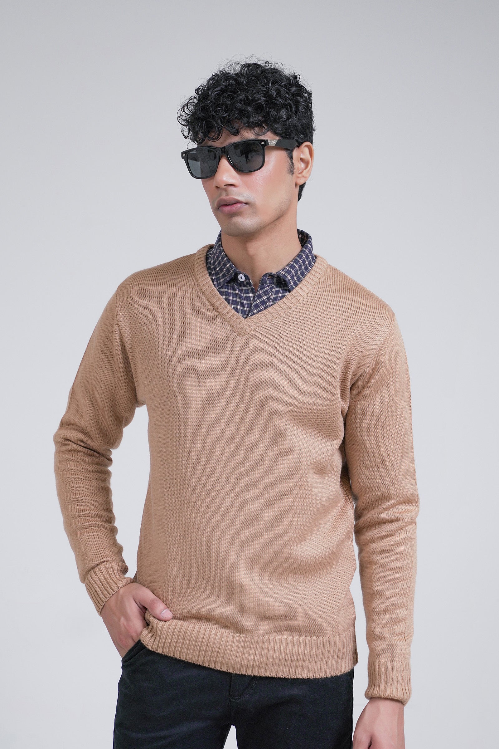 Basic Sweater Beyond East Official