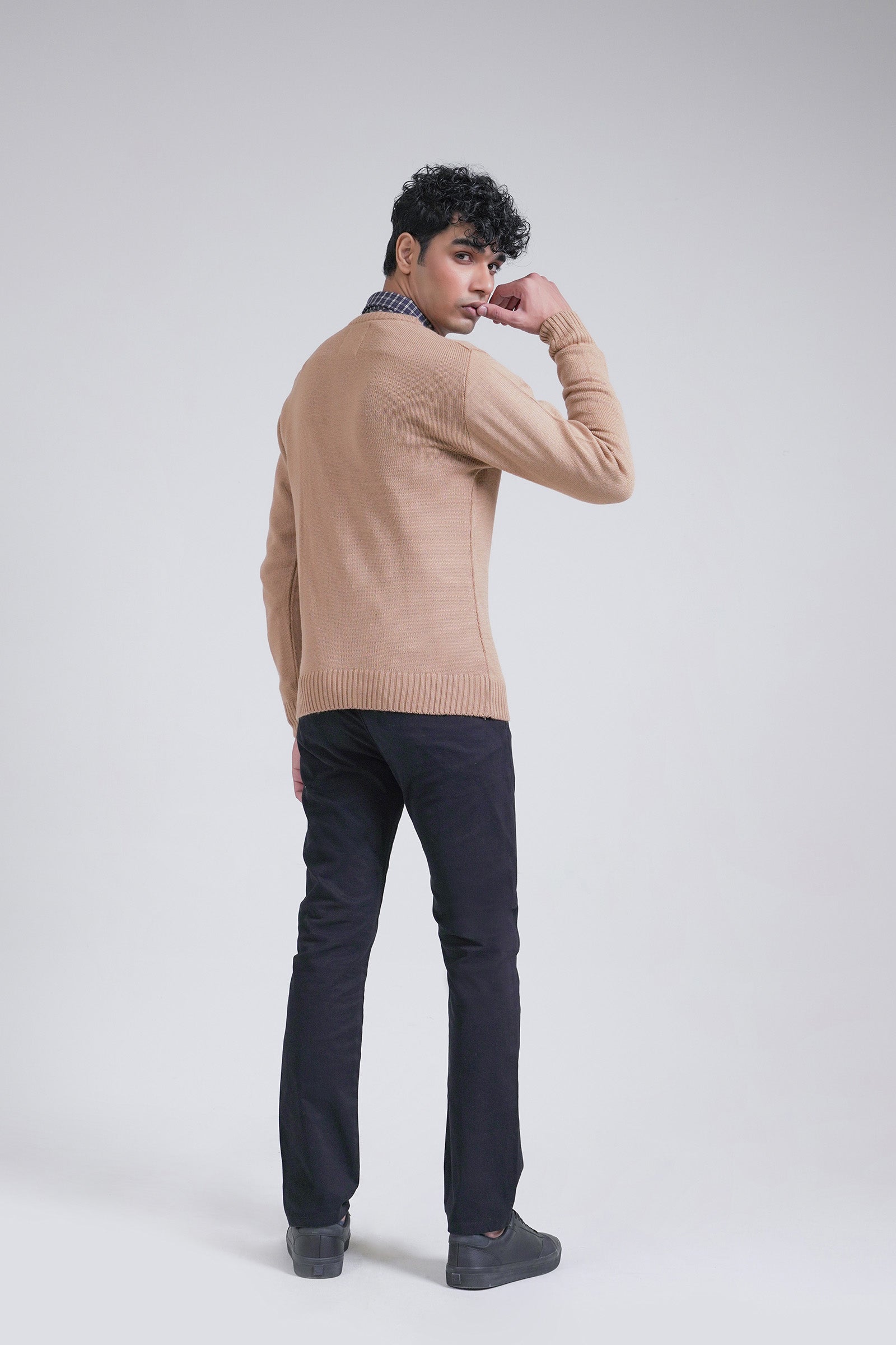 Basic Sweater Beyond East Official