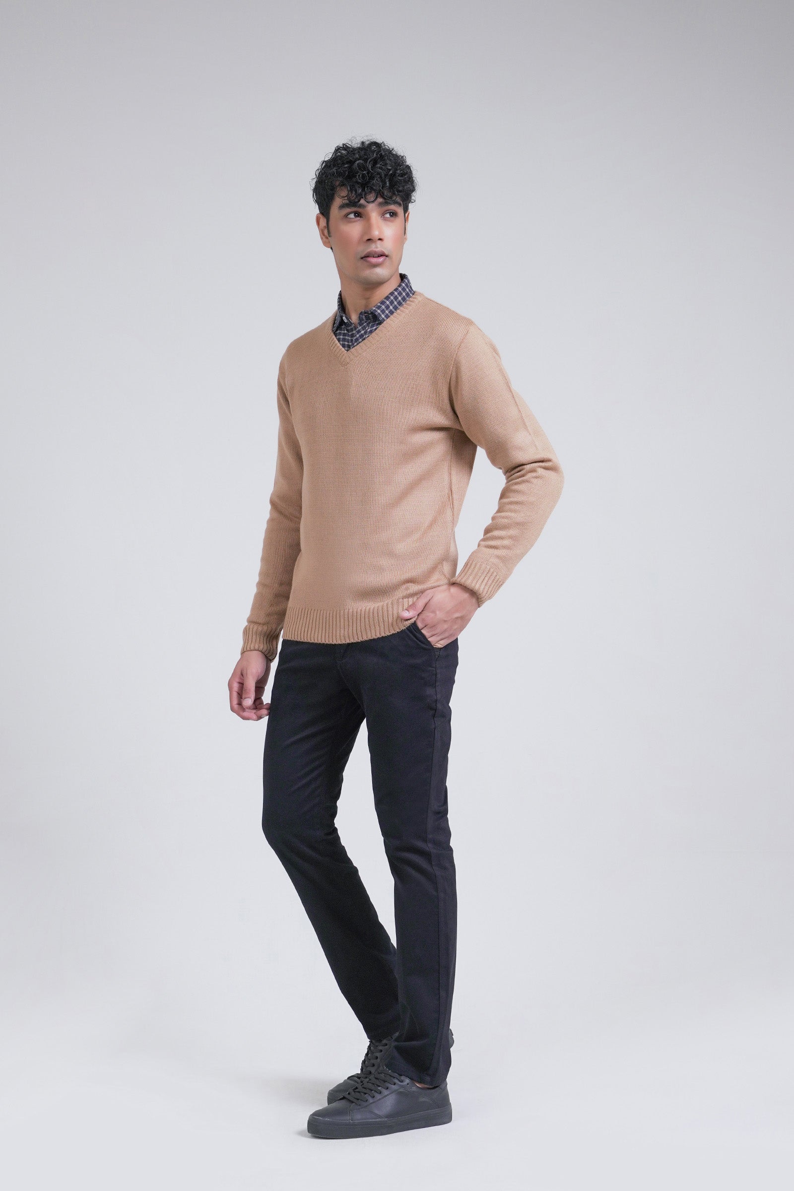 Basic Sweater Beyond East Official