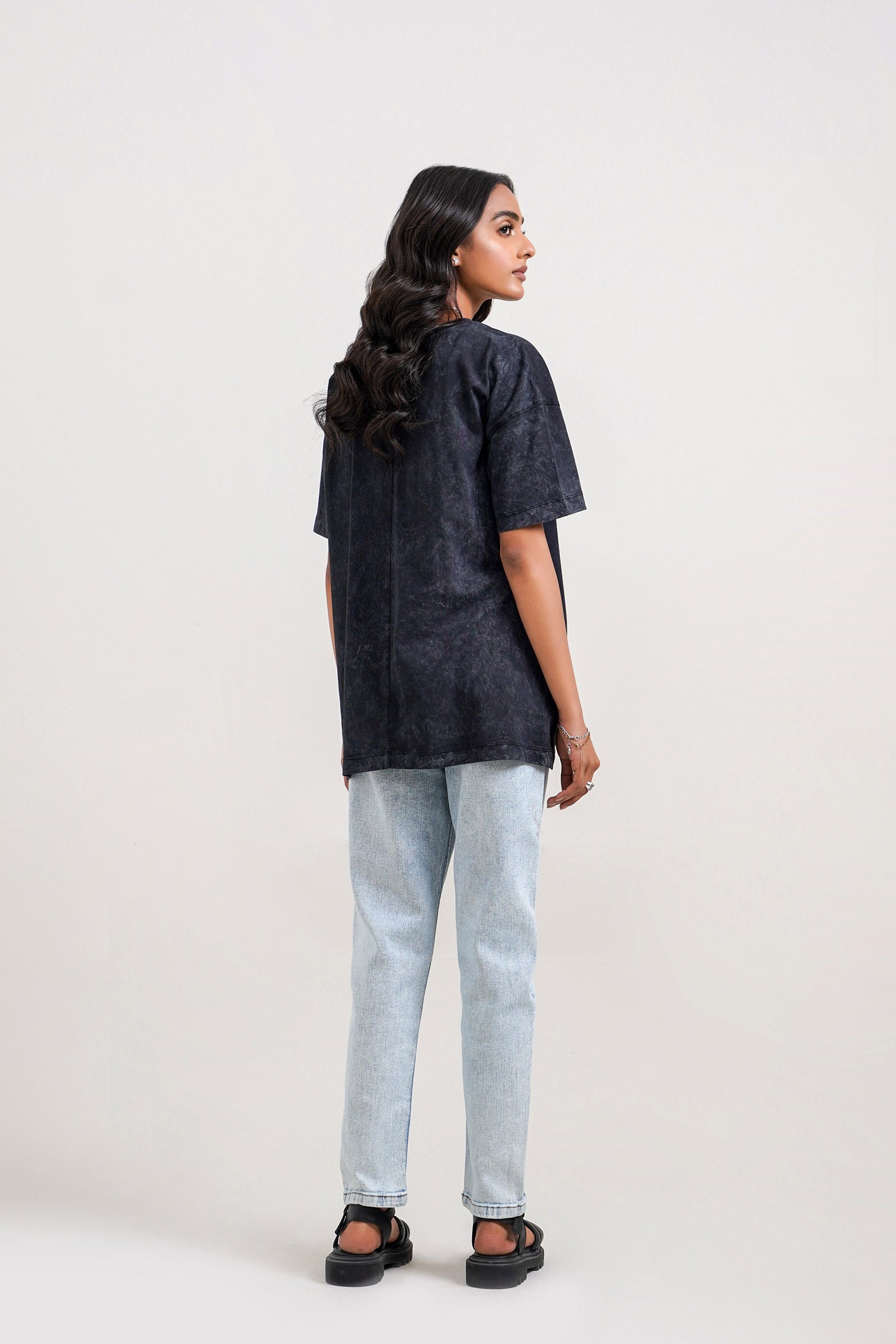 Basic T-shirt Beyond East Official