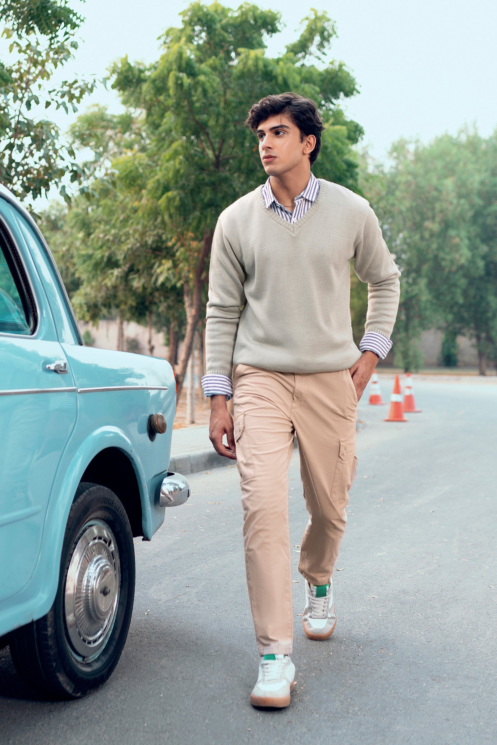 Basic Sweater Beyond East Official