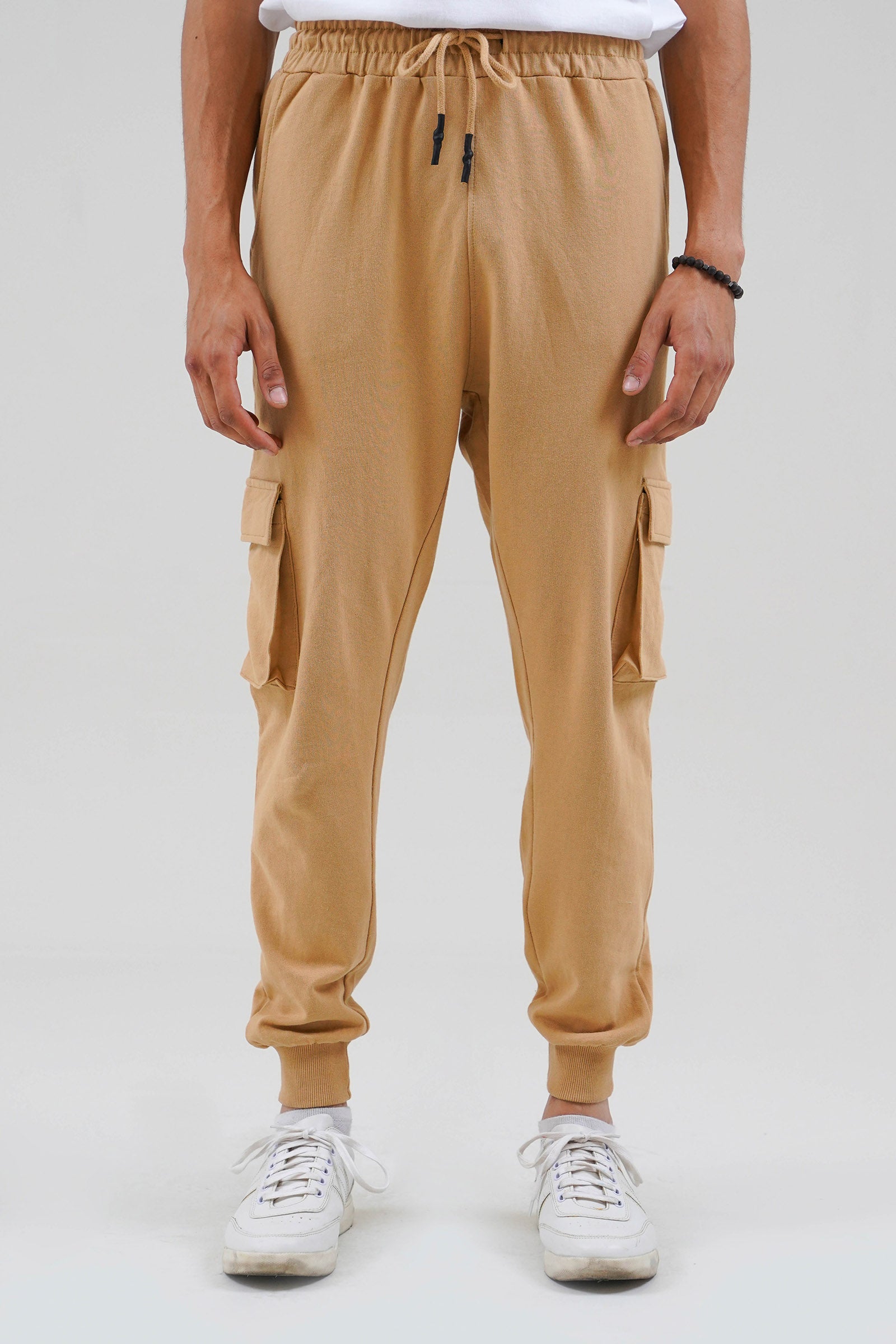 Basic Joggers Beyond East Official