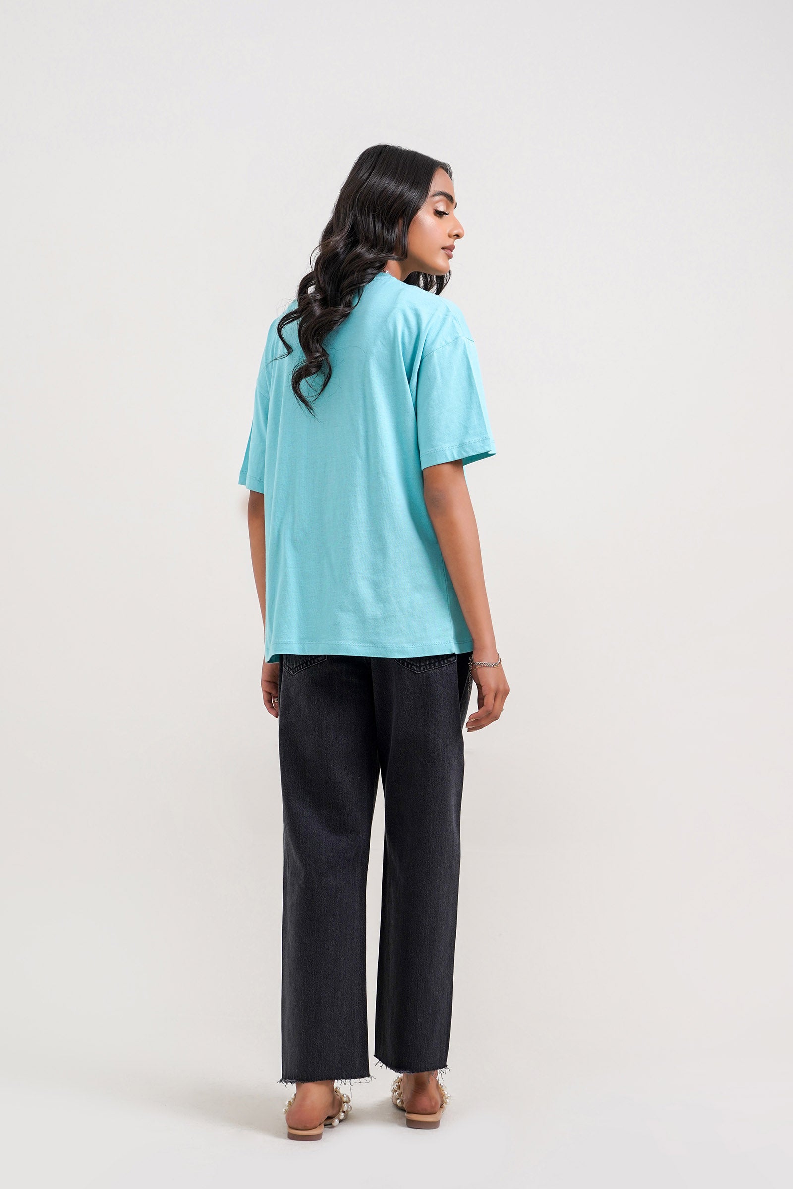 Basic T-shirt Beyond East Official
