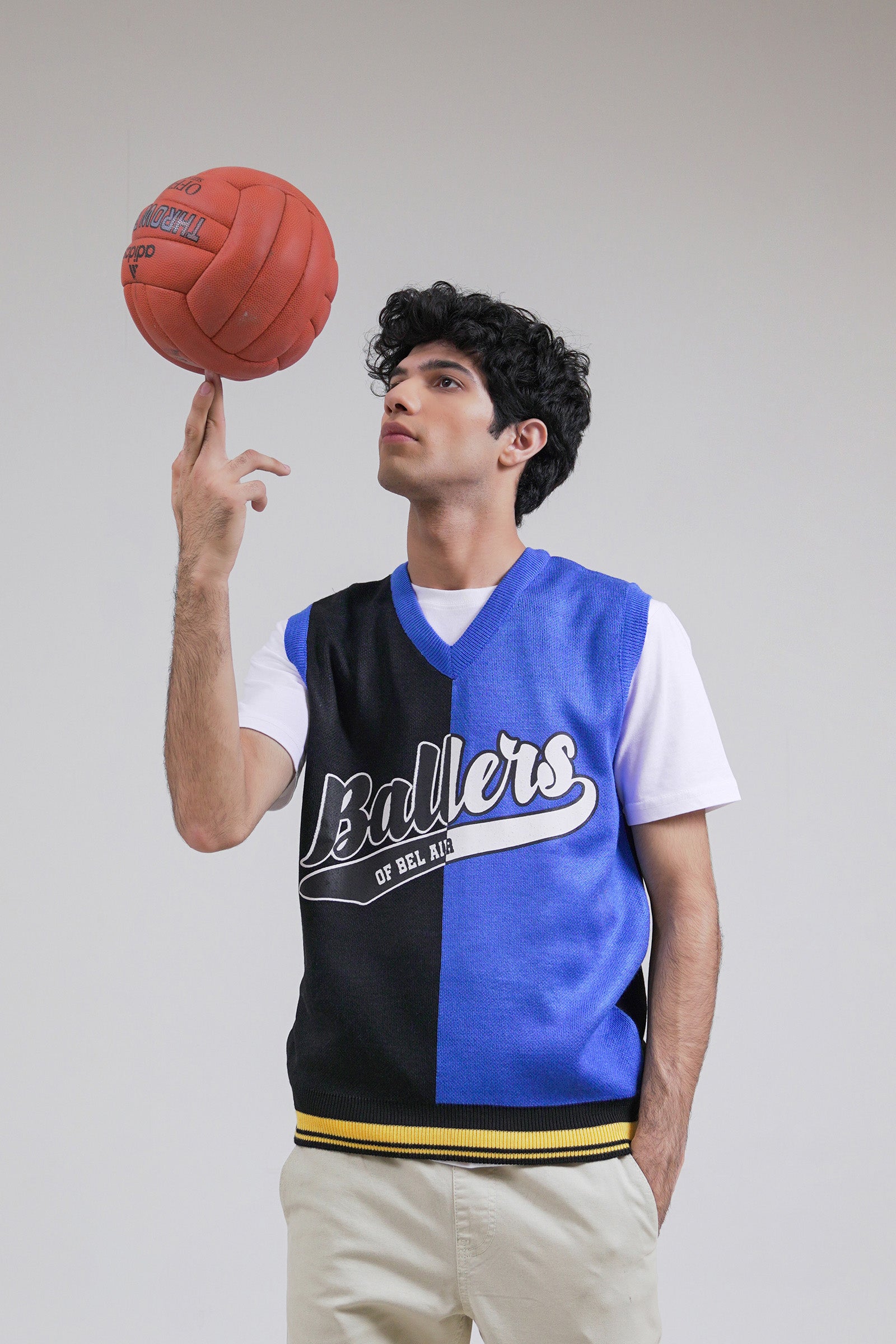 Sleeveless Sweater Beyond East Official